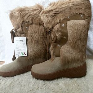 Women's Tan Fur Boots
